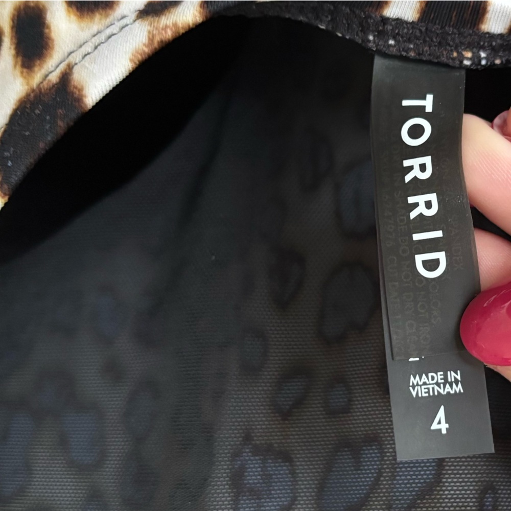 torrid | Women's Leopard Animal Print Cap Sleeve One Piece Swimsuit Size 4X - Picture 4 of 10